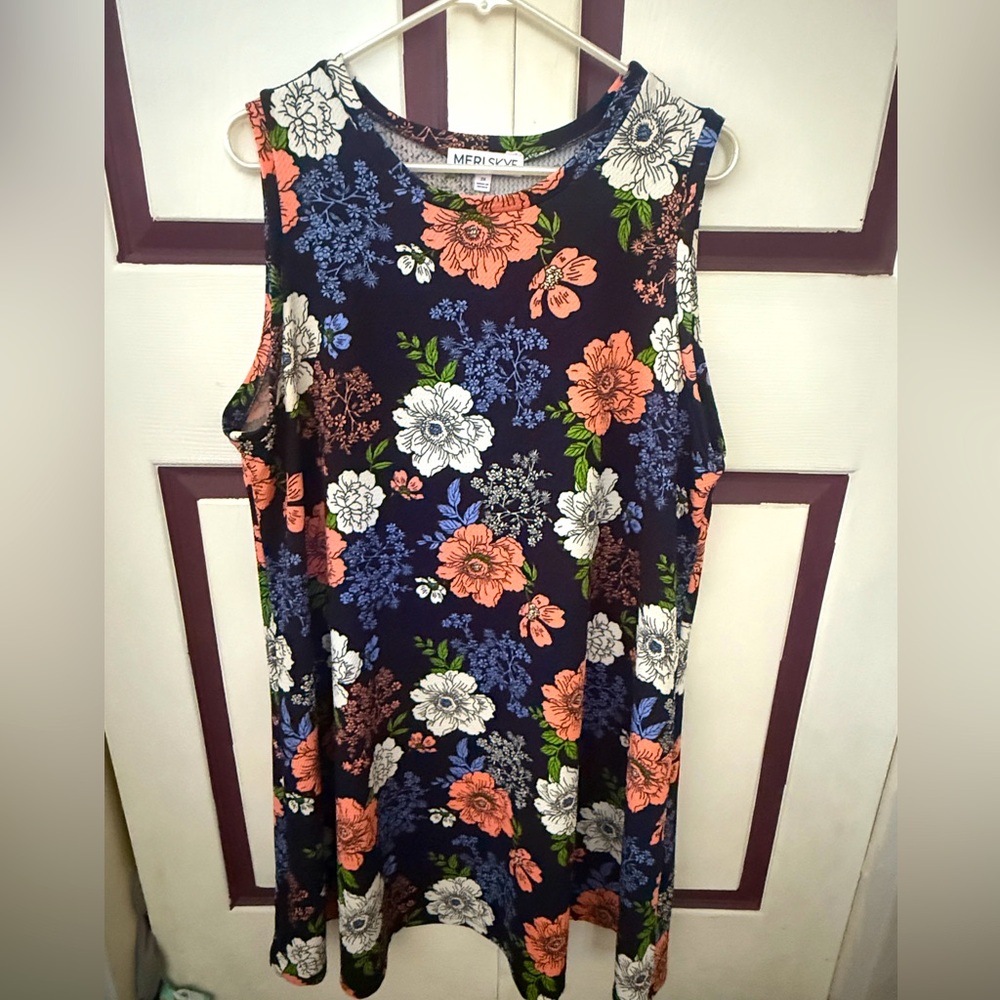 Floral Sleeveless Midi Dress - Multicolor